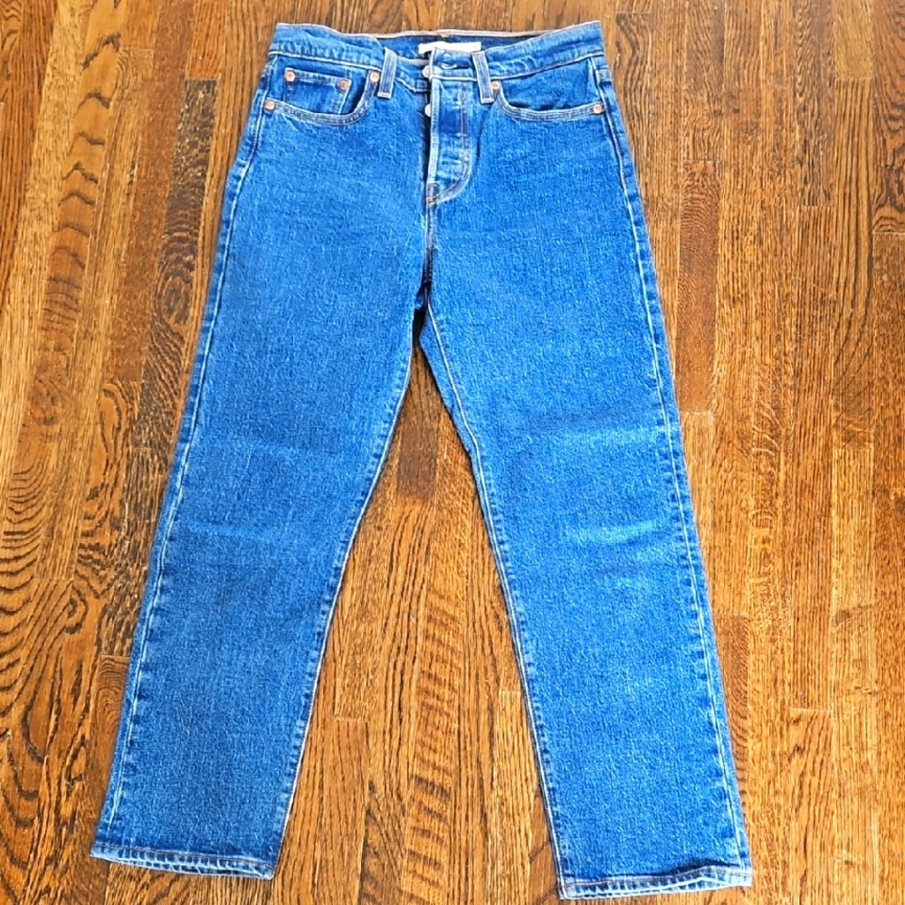 Levis // Wedgie straight jean